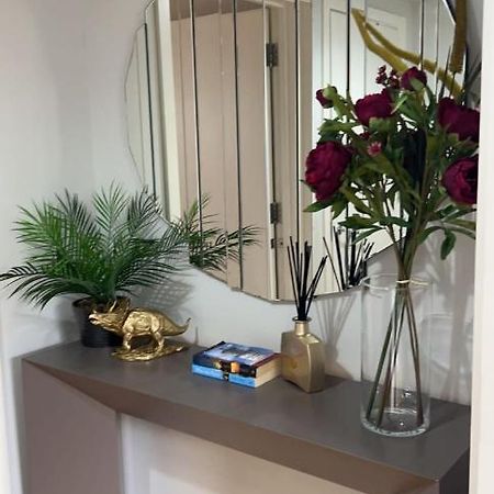 The Reflection Apartment , With River Thames View London Kültér fotó