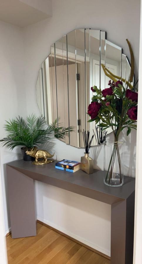 The Reflection Apartment , With River Thames View London Kültér fotó